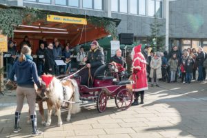 Arrivee du Nikolaus au Marché de Noël de Denkendorf